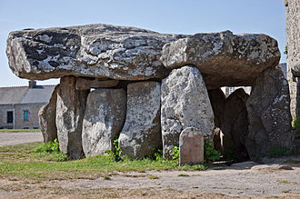330px-Crucuno_dolmen.jpg